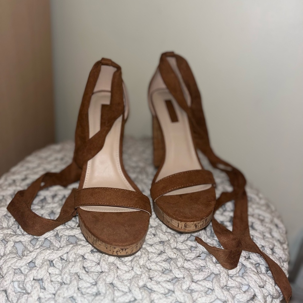Tie up Heel
